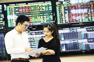 投資者們正了解證券市場走勢。