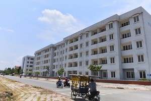 平政縣永祿B安置區當前約有上千套空置房。