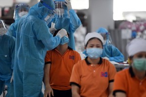 企業可以主動為勞動者採樣檢測。（圖源：江輝）