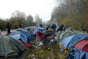 法國加萊省一個非法移民營地。（圖源：互聯網）