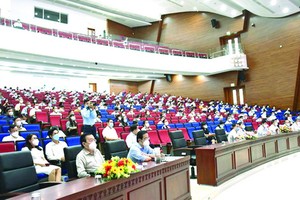 為管理層領導幹部充實知識