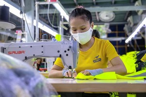 受新冠疫情影響，估計二〇二二壬寅年春節獎金將低於去年。