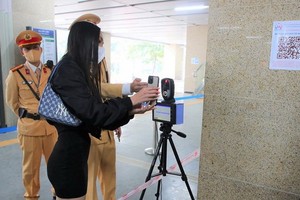 吉靈地鐵站試行安裝二維碼掃描儀