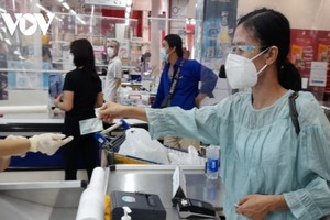 客戶在超市以提款卡支付。