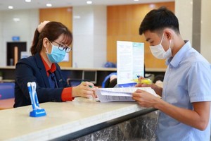 多家銀行提供順利的僑匯支付服務及附贈禮物以吸引僑匯。