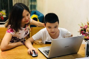 家長應陪伴孩子使用互聯網和社交網。