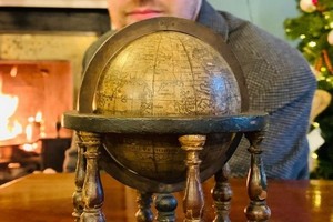 古老地球儀被高價拍出