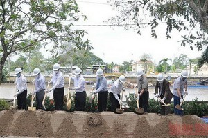 米市涌改建項目二期工程動工儀式。（圖：人民報）