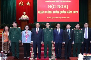 國家主席阮春福與各代表合影。（圖：越通社）