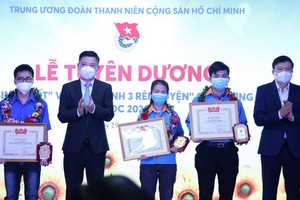 2020-2021學年中央級“3好學生”與“3鍛煉學生” 表彰儀式。（圖：新河內報）