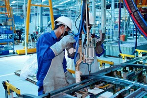 受疫情影響的勞動者及時獲得輔助。（圖：安芝）