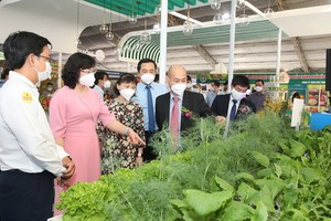 230 家知名品牌企業參加展銷會