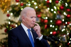 2021年12月21日，美國總統拜登在白宮宣佈防疫新計劃。（圖：Getty Images）