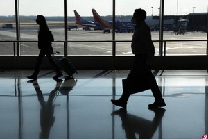 美國將於12月31日解除針對南非等非洲八國的旅行限制。（示意圖：AFP）