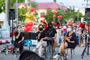 為接待遊客，普吉島開展了各種文藝活動 。（圖：Colourful Phuket）