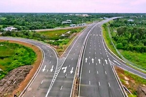 忠良-美順高速通車時間延至 22 日。（圖：玉福）