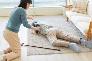 長者事故傷害死亡原因第二位「跌倒」