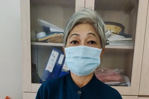 阮氏一梅去賣彩票後，來到報社求援。