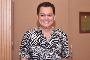 優秀藝人友珠。