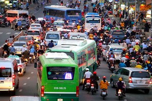 本市致力監控各交通工具廢氣排放量。