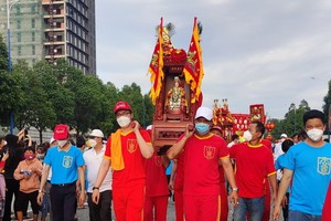 新城市天后宮聖母聖駕出遊。