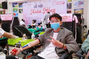 志願者踴躍參加了“2022年春紅盛會”活動，弘揚捐血救人精神。（圖：功勝）