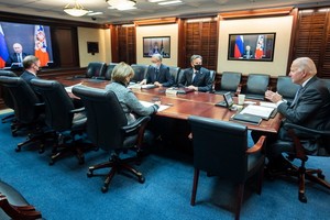 去年12月，俄羅斯總統普京與美國總統拜登舉行視頻會談。（圖：AFP）