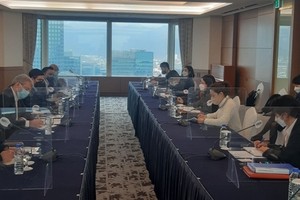 韓伊專在商討凍結資金問題。（圖：韓聯社）