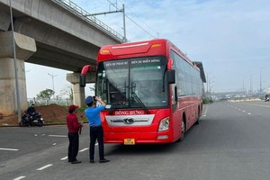 交通監察力量（交通運輸廳所屬）已加強查處「野雞車」和違規車站情況，以確保新東區車站有效營運。