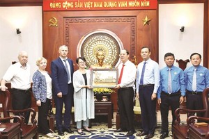 本市與俄羅斯各地方加強友好合作關係