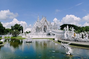 泰國清萊白寺。（亦友攝）
