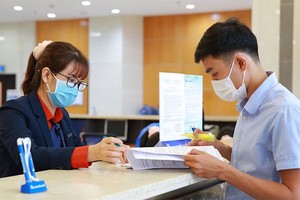 客戶在西貢商信商業股份銀行交易。