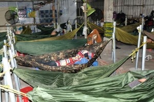 用鐵柱掛吊床沒有發出吱吱咯咯的聲音。