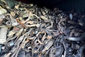 催化轉換器是將有毒氣體轉化為更安全的排放物的汽車尾氣裝置。（圖：AP）