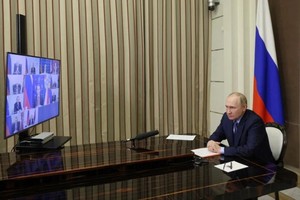 俄羅斯總統普京當地時間2日在索契通過視訊，主持聯邦安全會議。（圖：Sputnik）