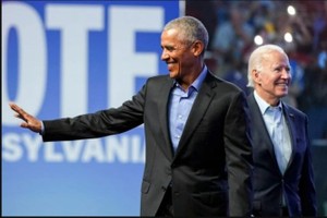 前總統奧巴馬(左)和總統喬拜登抵達賓夕法尼亞州費城的競選集會。（圖：AP）