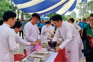 發揮民族大團結精神