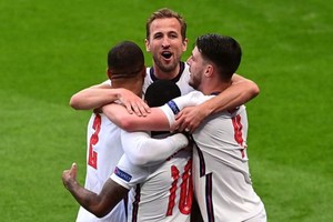 凱恩與隊友開始征服世界盃。（圖：互聯網）