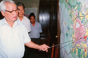於1997年5月1日下午，政府總理武文傑決定建設守添隧道。