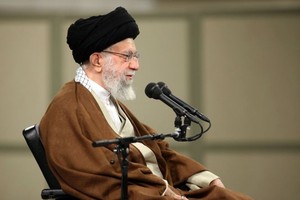 哈梅內伊批評西方國家施壓，試圖迫使伊朗在核談判中妥協。（圖：AFP）