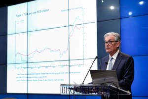 美國聯邦儲備委員會主席鮑威爾當地時間11月30日在布魯金斯學會發表講話。（圖：華爾街日報）