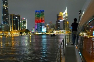 本市擬推出“夜間乘船遊覽西貢河”旅遊產品。（圖：VNE）