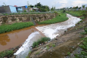 經過43號省路的三牛涌段。