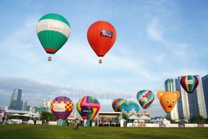 第二次本市熱氣球盛會從本月8至11日結束，將有20個大小熱氣球從上午6至9時為觀眾表演，民眾可以免費參觀或體驗乘坐熱氣球。（市黨部新聞網）