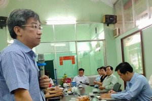 第五郡人委會副主席阮武春奇在會上發表。