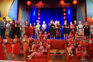 長青文藝俱樂部為迎春文藝晚會練習與準備。