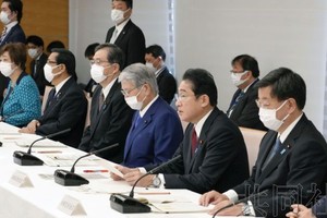 12月27日，日本首相岸田文雄（右二）在“糧食穩定供應和農林水產業基礎強化總部”會議上致辭。（圖：共同社）