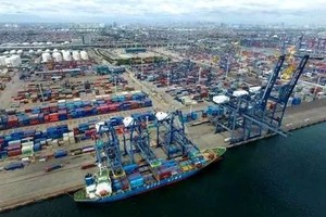 图为印尼雅加达港一隅。（图：互联网）