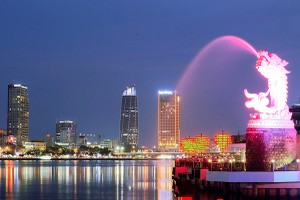 岘港市夜景一隅。（图：互联网）