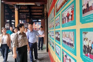 第五郡人委会主席张明娇拜访穗城会馆。